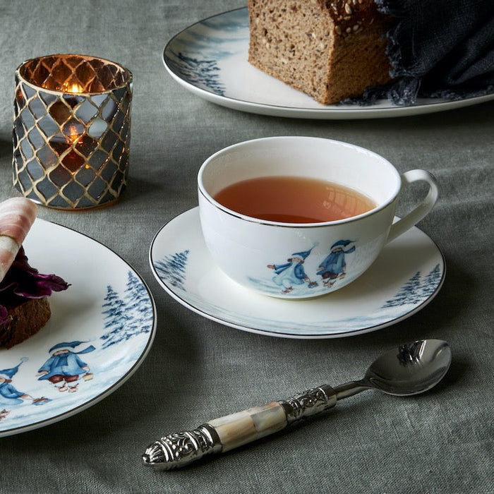 Christmas Magic kahvikuppi ja aluslautanen 2 kpl